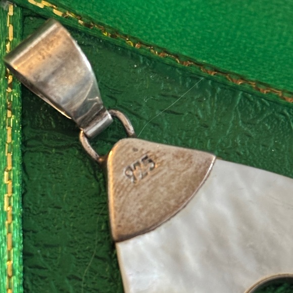 Vintage Sterling Silver Mother of Pearl Teardrop Pendant – Modern Minimali - Picture 2 of 3